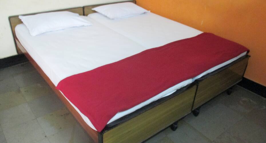 Sapthagiri Lodge, Warangal 3
